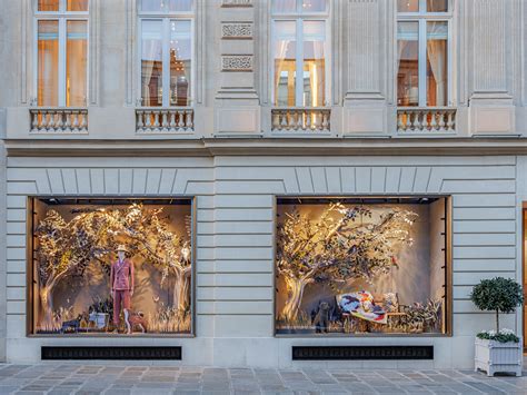 dior window display 2020|dior montaigne displays.